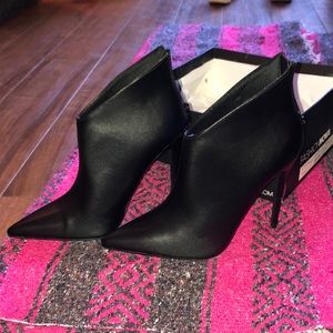 Stiletto black bootie